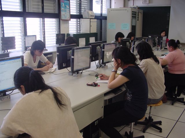 網頁教育訓練照片圖片